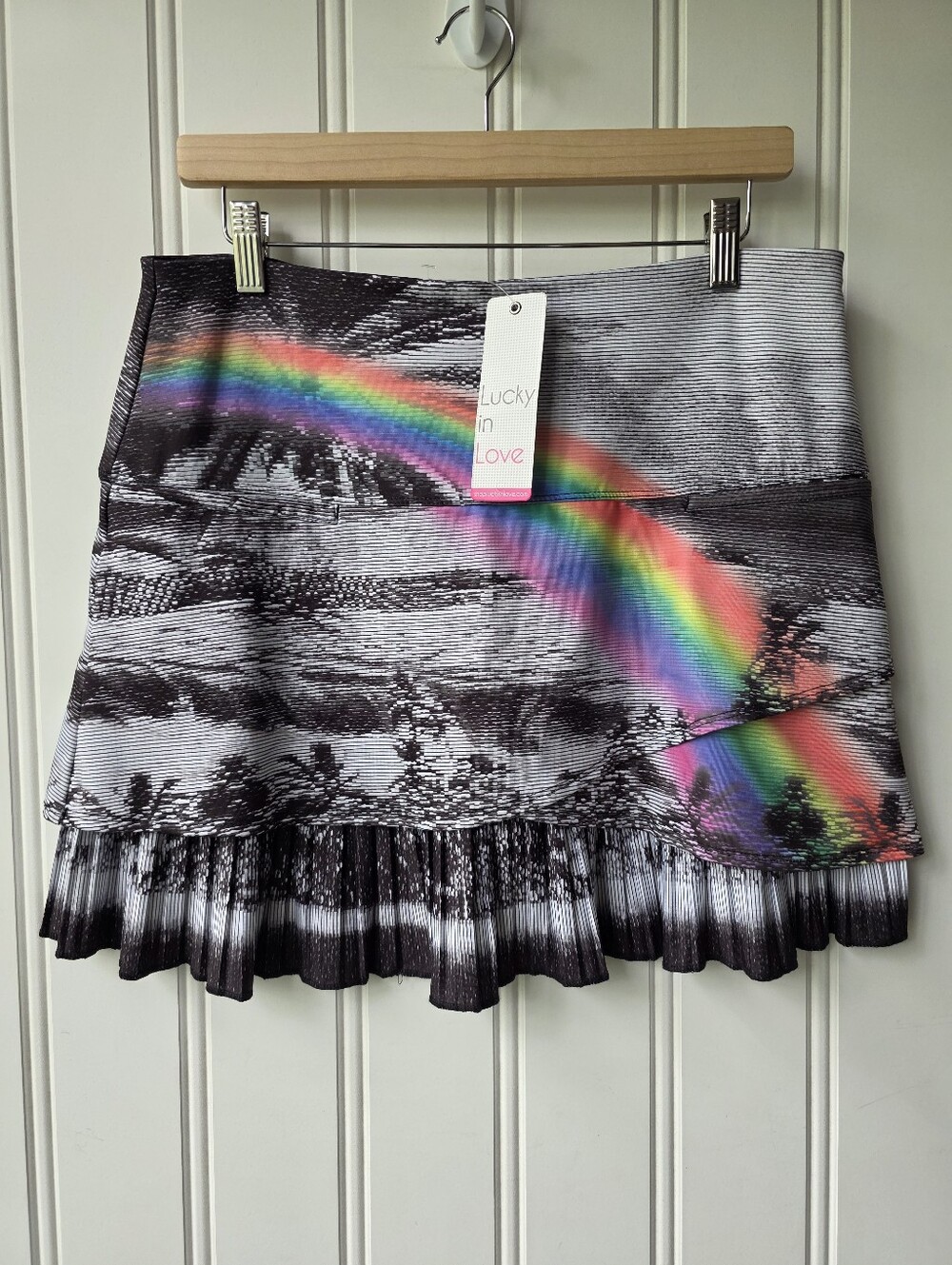 Lucky In Love Pleated Tennis Golf Skort Womens Large Rainbow Print Large NWT